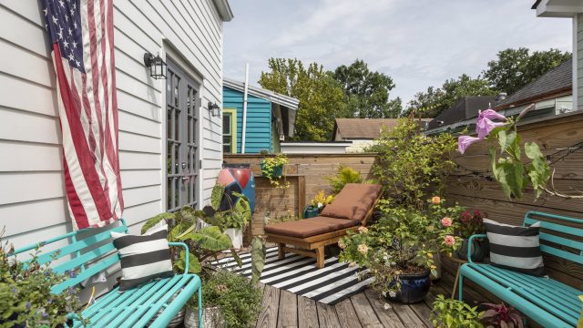 Transform Your Outdoor Space with Stylish Pillows on a Budget