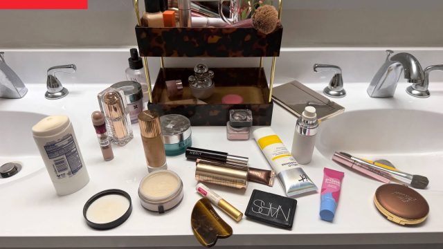 Revamp Your Space: Easy Tips for a Clutter-Free Bathroom Countertop