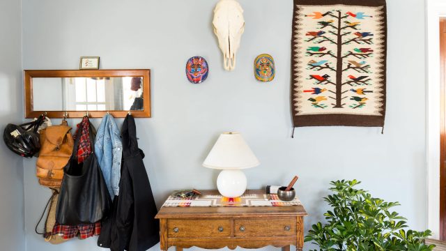 Maximizing Entryway Space: The Ultimate Coat Rack Solution
