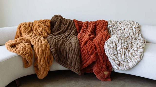 Discover the Trendy Blanket That's Making Waves in Child Comfort